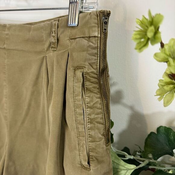 Anthropologie | Kelyn Pleated City Short | Size 12 | Olive - Picture 6 of 13